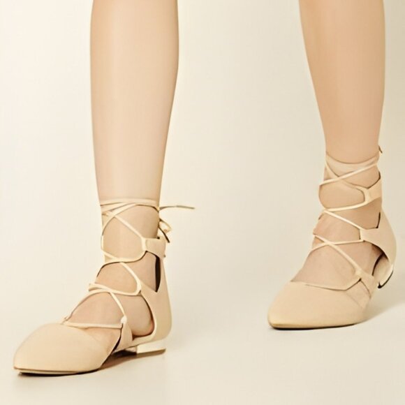 F21 Forever 21 Beige Tan Lace-Up Gladiator Flats Gold Heel Pointed Toe Shoes 9 - Picture 1 of 9